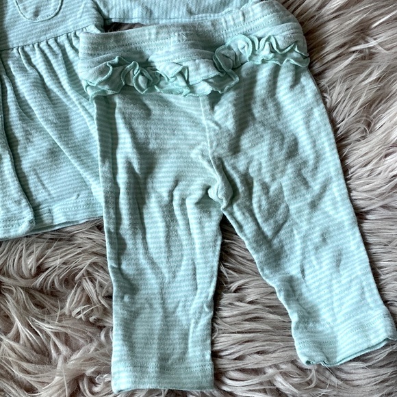 Carters 3-6m - Picture 3 of 3